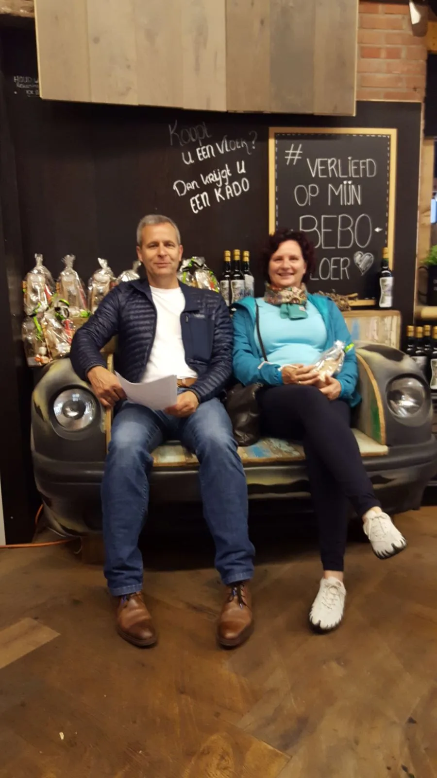 Inge en Frank uit Wormerveer gaan naar huis met een parket vloer. Inge en Frank uit Wormerveer gaan naar huis met een parket vloer.