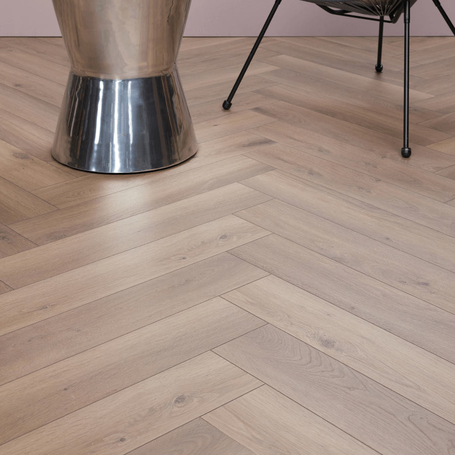 Visgraat laminaat licht grijs eiken Visgraat laminaat licht grijs eiken