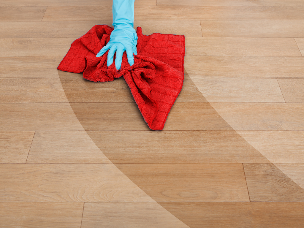 Vloer afnemen met katoenen doek